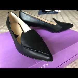 Black shoes with Kitty Heels